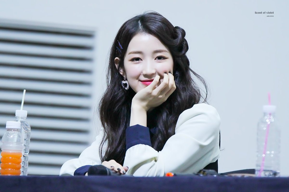 scent_violet's tweet photo. 171208 합정 팬사인회 #구구단 #하나 #신보라 @gu9udan

로고 수정, 재보정 사진입니다 🙃

https://t.co/oOl2ijsLRI
https://t.co/g7c1CJJkz3
https://t.co/zQDQ8LLZ9V
https://t.co/uIsBZWGIhu https://t.co/PNGLSDTh5m