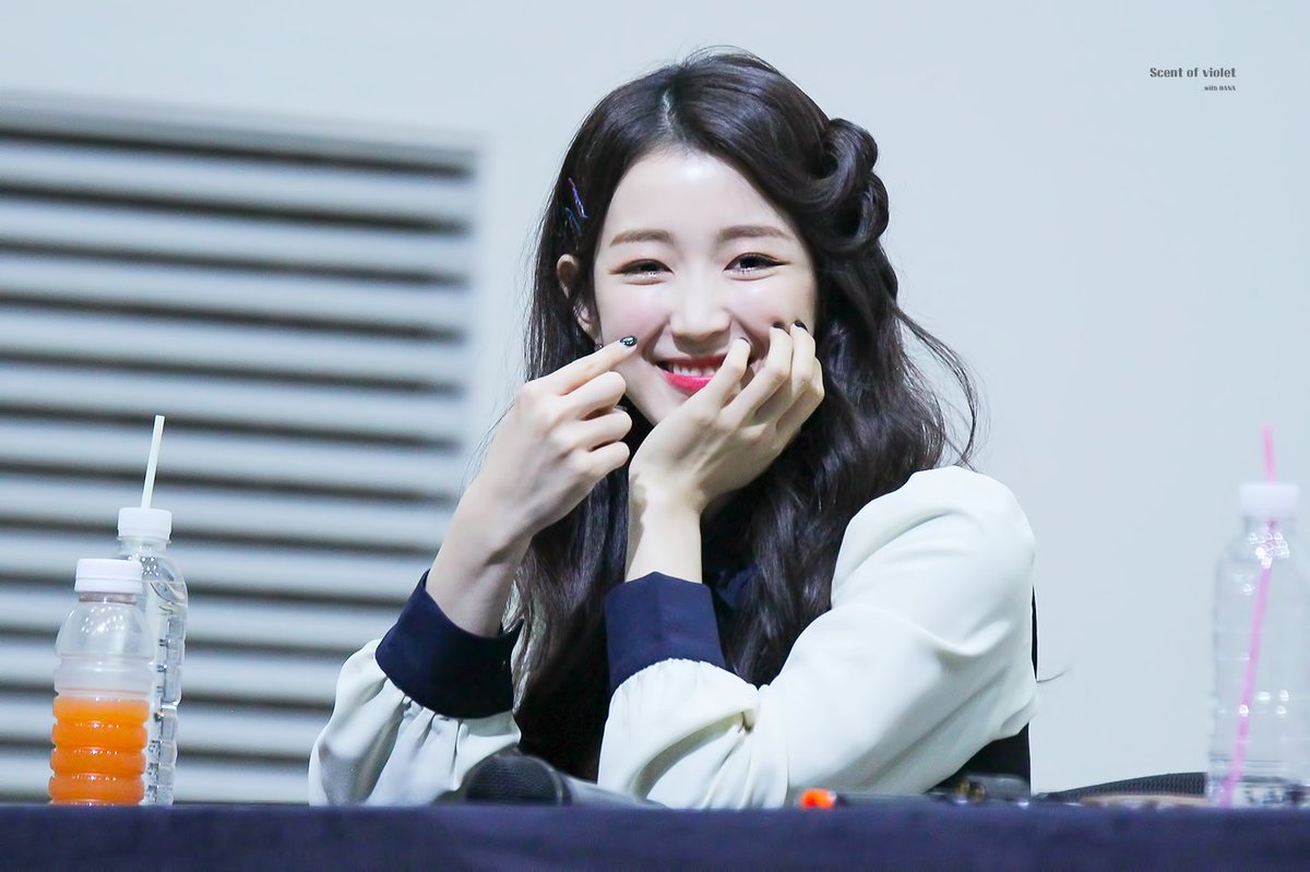 scent_violet's tweet photo. 171208 합정 팬사인회 #구구단 #하나 #신보라 @gu9udan

로고 수정, 재보정 사진입니다 🙃

https://t.co/oOl2ijsLRI
https://t.co/g7c1CJJkz3
https://t.co/zQDQ8LLZ9V
https://t.co/uIsBZWGIhu https://t.co/PNGLSDTh5m
