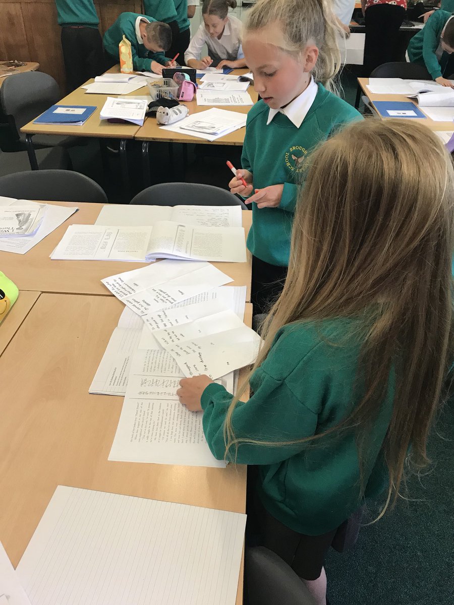 BroughPrimary's tweet image. Y5 - Summarising ‘I was there’ - The Valley of the Kings using the chocolate bar technique. We loved it! #talklessteaching @WallaceIsabella 👏🏻😃