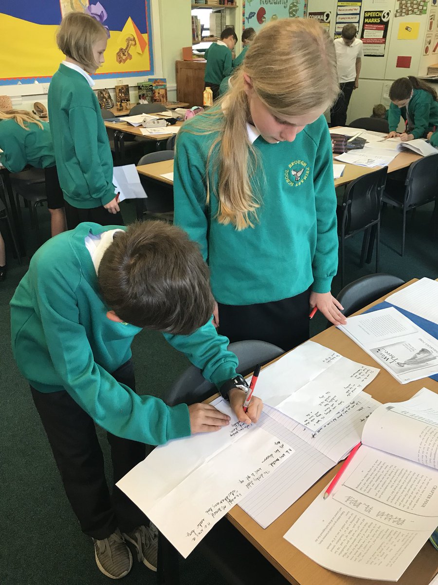 BroughPrimary's tweet image. Y5 - Summarising ‘I was there’ - The Valley of the Kings using the chocolate bar technique. We loved it! #talklessteaching @WallaceIsabella 👏🏻😃