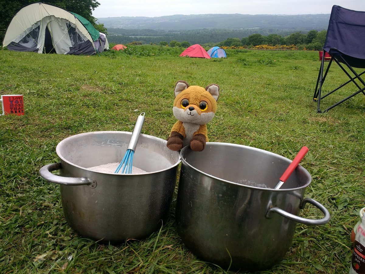BasTheFox's tweet photo. I'm experimenting today, trying to make cake on a camping stove! Cake for @PontValleyCamp ! #BakingWithBas https://t.co/Z091AnIMP0