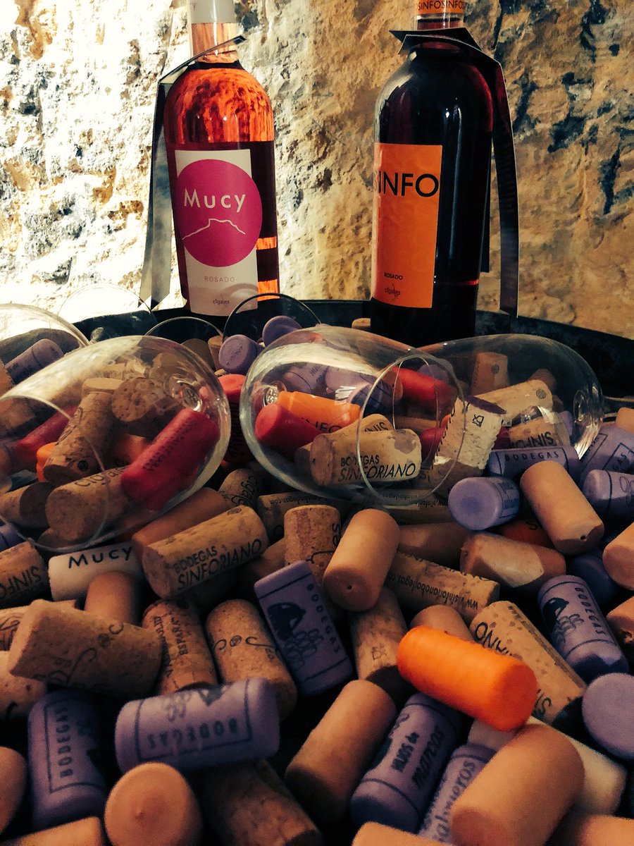 turvalladolid's tweet photo. ¡La visita a @turismucientes acaba con un brindis! Ahora rumbo a @BodegaHiriart en @TurismoCigales @RutaVinoCigales @Renfe @Dip_Va #ValladolidEsVino #trendelvino https://t.co/AhV6Pv1IFF