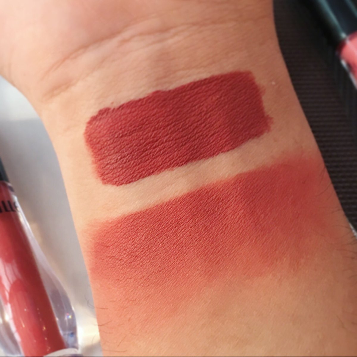 PretzzelReview's tweet photo. ลิป Mille ออกใหม่ สีนี้สวยมากกกก 
สีเบอร์ 07 แต่จริงๆสวยทุกสี แต่ชอบสีนี้สุด สีนี้มีขายเฉพาะที่ Eveandboy เท่านั้นนาจาา วางขายวันแรก 25/05/61 นี้นะ  สำหรับ 100 คนแรกที่รีบไปซื้อ ได้โปรโมชั่น 1 แถม 1 เด้อ https://t.co/pEsAMRsSfw