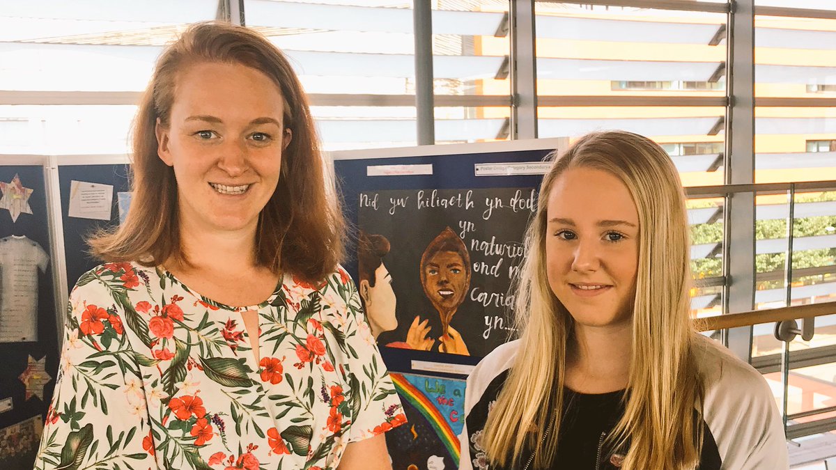 Hyfryd dathlu llwyddiant Jasmine Elis o flwyddyn 9 heddiw!!  Diolch <a href="/theredcardwales/">SRtRC Wales | Cymru 🏴󠁧󠁢󠁷󠁬󠁳󠁿</a> <a href="/YsgolGwynllyw/">Ysgol Gymraeg Gwynllyw</a> <a href="/YGCwmbran/">Ysgol G Cwmbrân</a>