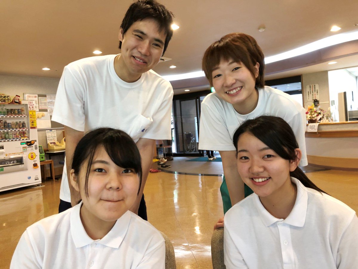 神戸医療福祉専門学校中央校 公式 U Tvitteri 介護福祉士科２年生 実習先から笑顔をお届け 実習先には卒業生の先輩がたくさん 困ったことがあっても気軽に相談出来ます 中央校卒業生 介護 福祉 介護福祉士 先輩達も大変な思いを乗り越えてきたから実習