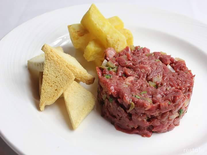 Petitcomitemad's tweet photo. Recomendación de la semana,
Uno de nuestros platos populares entre nuestros comensales.

Steak tartar

Simplemente delicioso!

Puedes ver nuestra carta online en nuestra pagina web! https://t.co/3K9IxCy90R