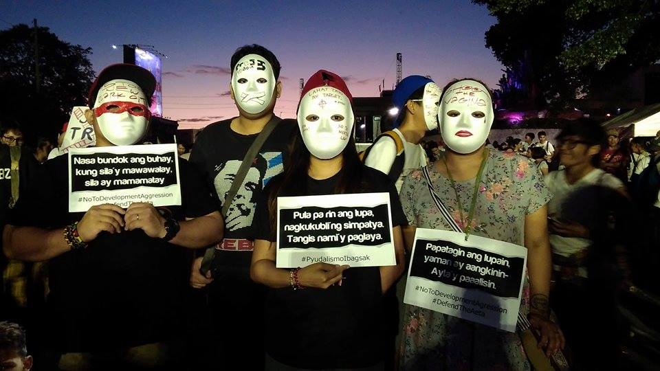 maningningers's tweet photo. We are your friendly neighborhood masked peeps and new clark clity will destroy your neighborhood and will gawa a new neighborhood from utang and you will make bayad. yes, you!

#StopNewClarkCity 
#DefendTheLand https://t.co/lhNXlYYDjI