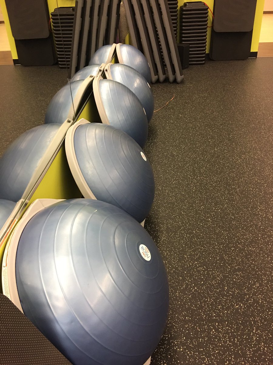 JackieP_EUA's tweet photo. Today's battlefield @AddeoFit #squatpress #pushup #deadlift #dynamicmode healthy employees = more creative, happy & productive employees 💪🏋🏻 https://t.co/WLqpuHpfVp