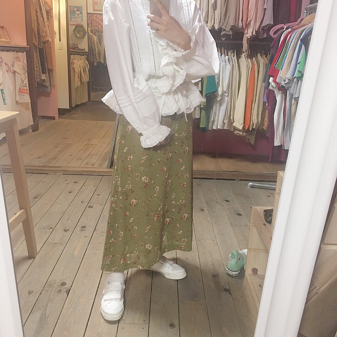 haru_spia's tweet photo. 明日はスカート入荷💛

一週間ぶりに店頭だったけど
夏物たくさん揃ってるよ〜👶🏻

セールもしてるからぜひ来てねっ🌻

#spia https://t.co/bKncIP0ry1