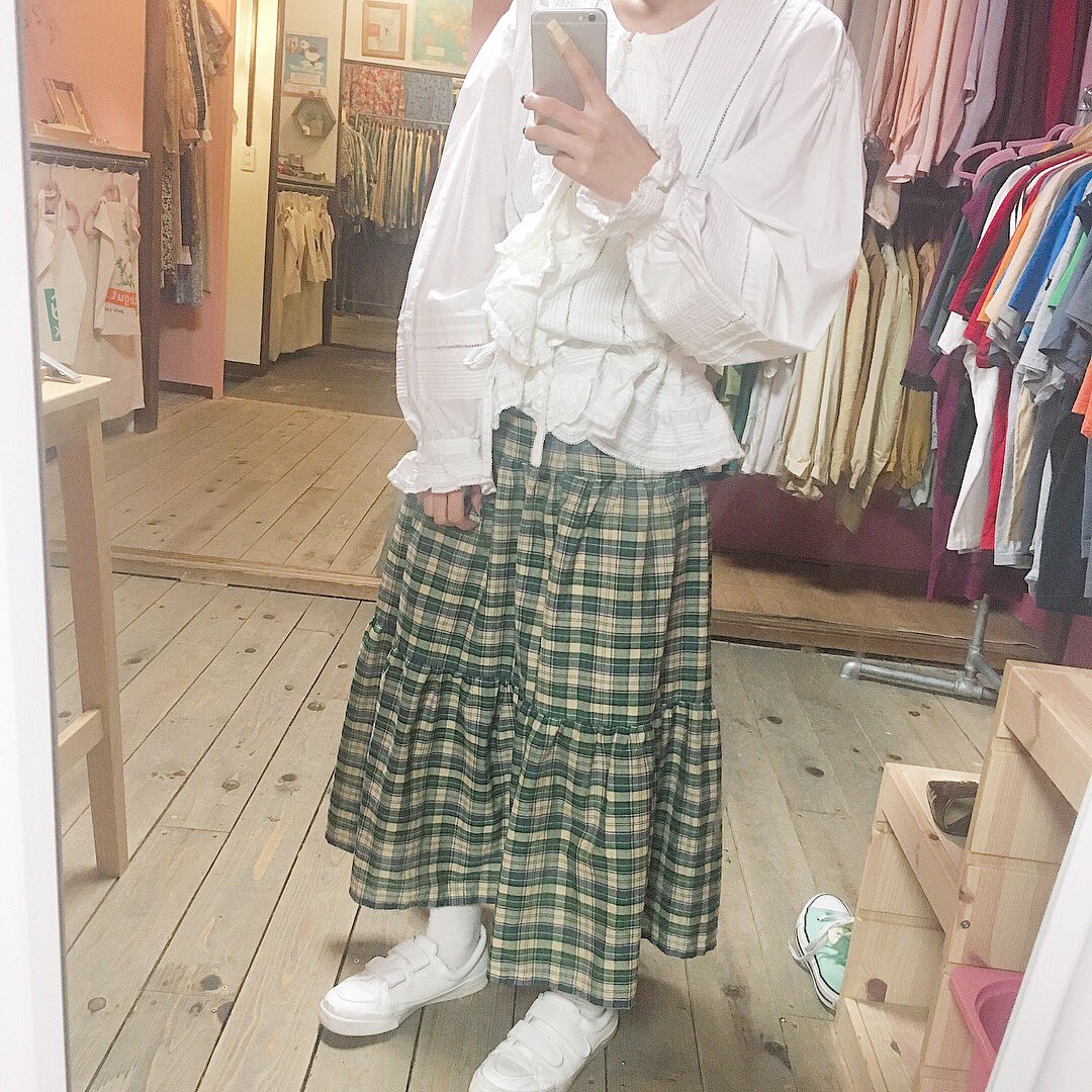 haru_spia's tweet photo. 明日はスカート入荷💛

一週間ぶりに店頭だったけど
夏物たくさん揃ってるよ〜👶🏻

セールもしてるからぜひ来てねっ🌻

#spia https://t.co/bKncIP0ry1
