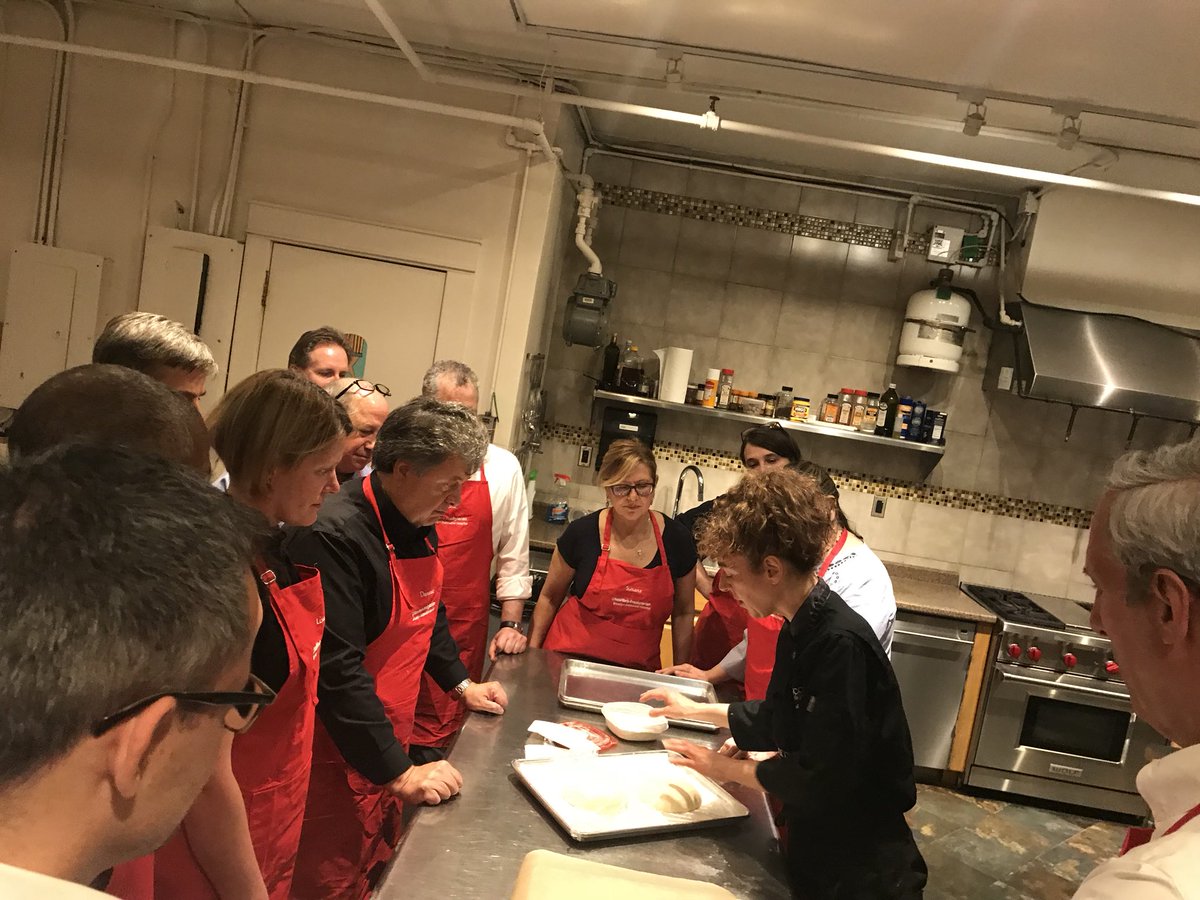 Traci_dAuguste's tweet photo. Great team building event last night - our team won!  Just sayin’ . . . @ErnestoPMir @Eileen_Kang149 @LisaMainieri @NYPBrooklyn #pizzawars https://t.co/XsJUnHp73X