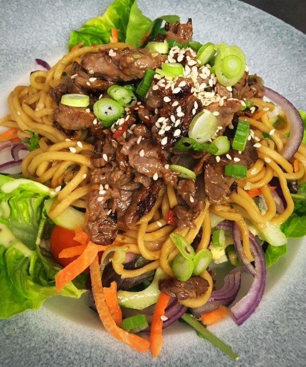 LordKenmares's tweet photo. Perfect Dish on this glorious day - Chilli glazed beef, soya and sesame marinated noodle salad! #MurphysBar #Killarney #MurphysBarKillarney #YesChef https://t.co/0ILeVlH3Ii