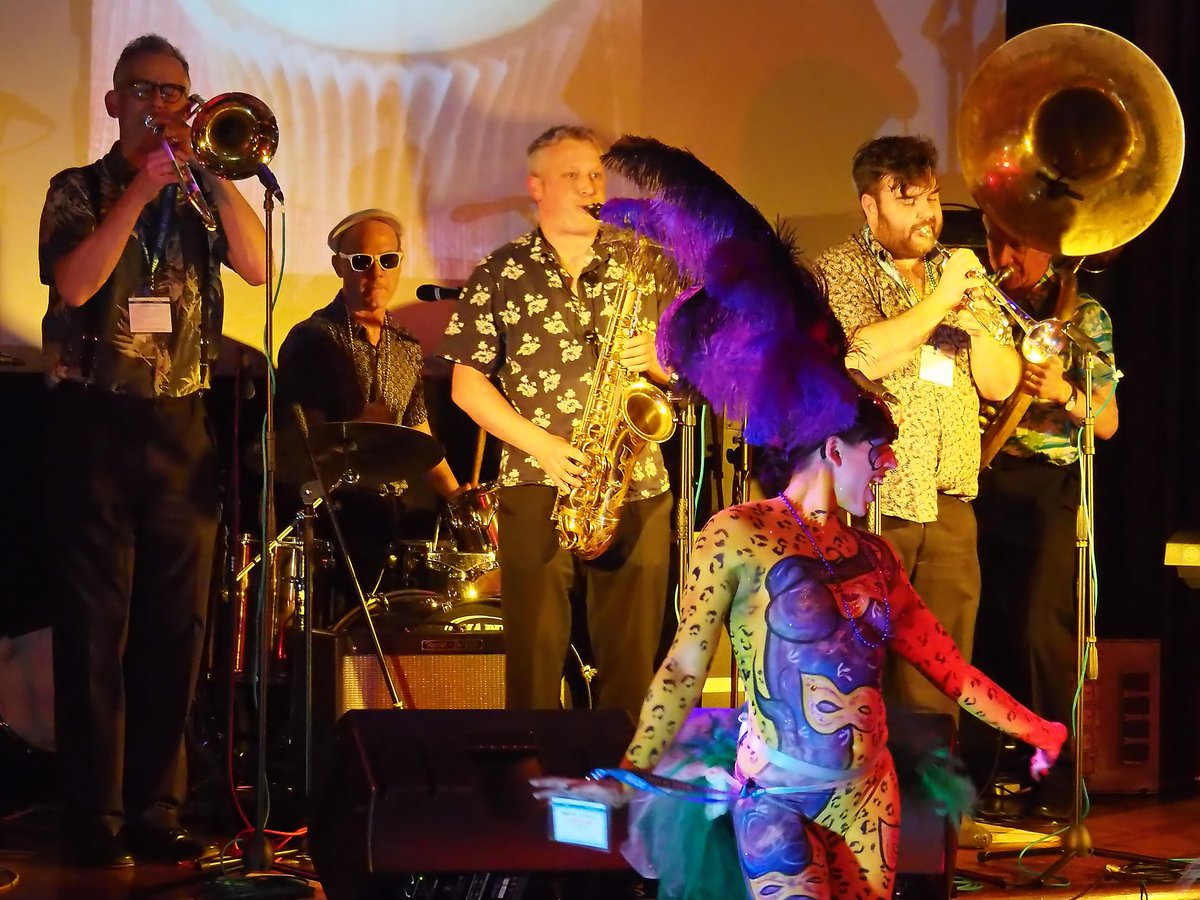 Don't miss our fabulous two band New Orleans special <a href="/officialronnies/">Ronnie Scott's Jazz Club</a> this Sunday night from 8pm, including <a href="/SirShakewell/">Arthur Lea</a> Tickets just £10 here: ticketsource.co.uk/date/489261