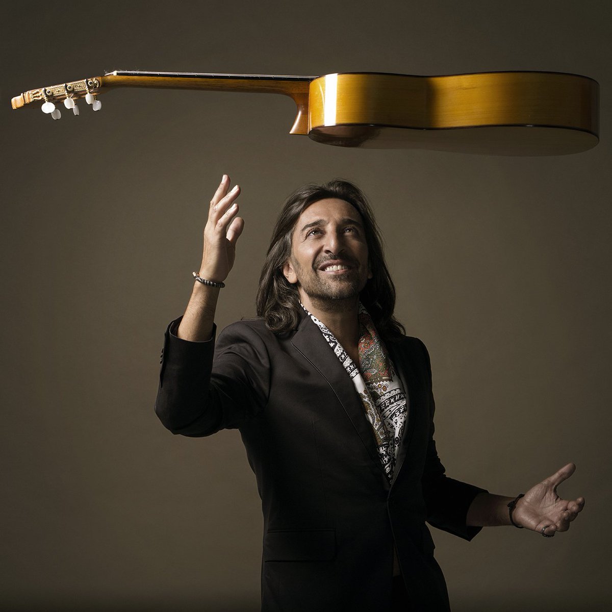 DivierteteConUH's tweet photo. 🎶 @ACarmonaOficial será uno de los artistas que recalarán en el festival #125VeranosUH en @SonFusteret ➡ https://t.co/8U9E7LXKVB #125AniversarioUH https://t.co/Aki9CAiOHi