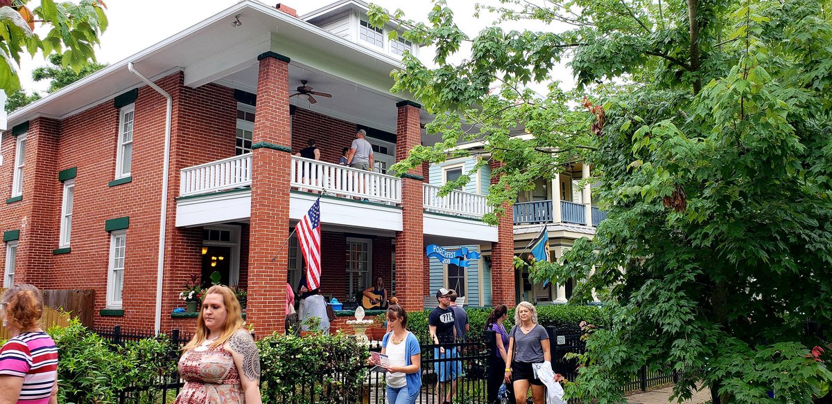 SPARJax's tweet image. The Historic Springfield Tour of Homes is in the books! Well over 1000+ came through to checkout unique homes, enjoy our walkable &amp;amp; bikeable &apos;hood and catch some good food-music-brews after. The drizzle didn&apos;t keep you away! THANK YOU to selfless volunteers &amp;amp; generous sponsors!