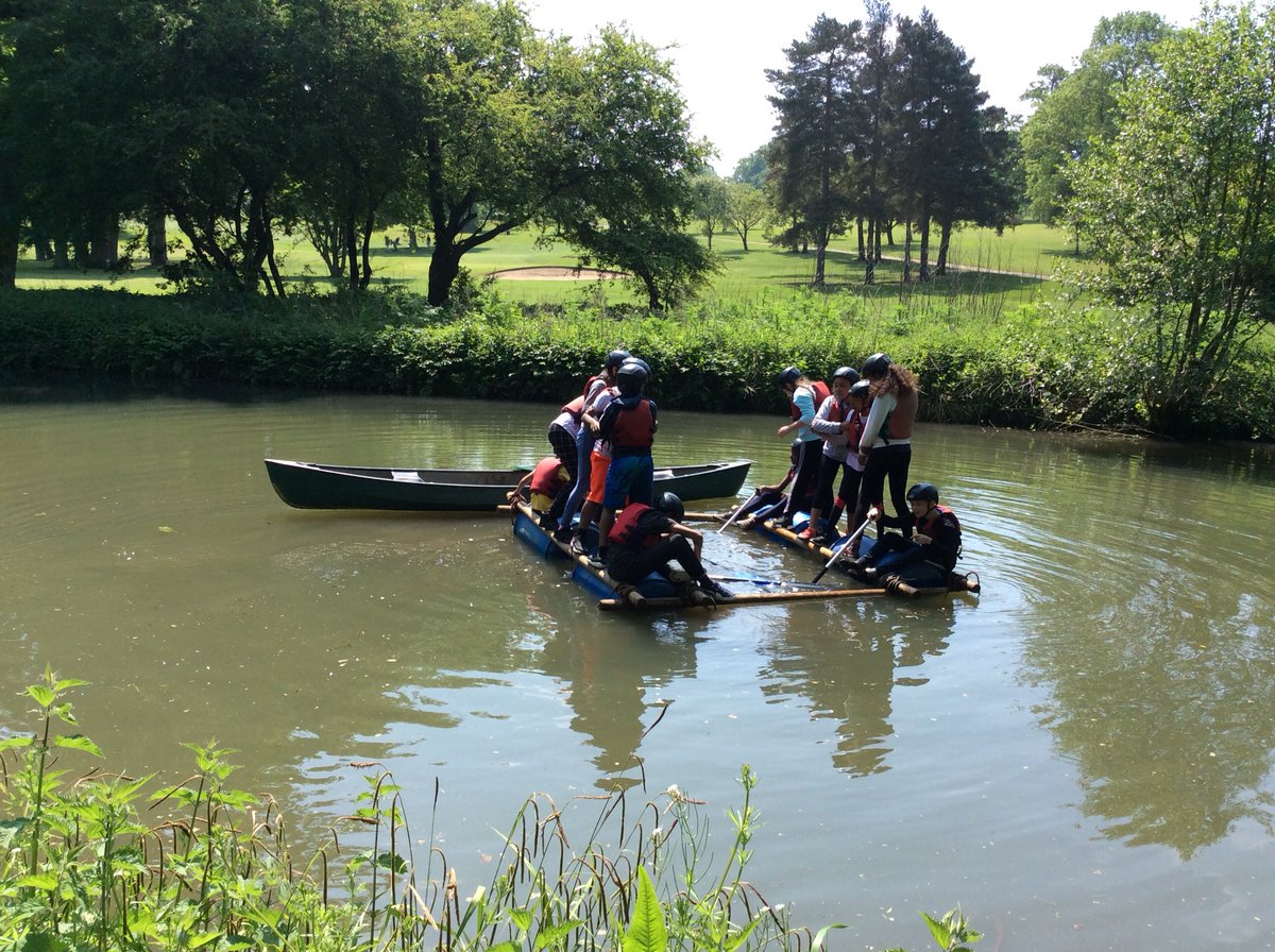 downsviewcroyy6's tweet photo. Raft building this morning some more successful than others #DVPSTweet https://t.co/qcfTP52S4a