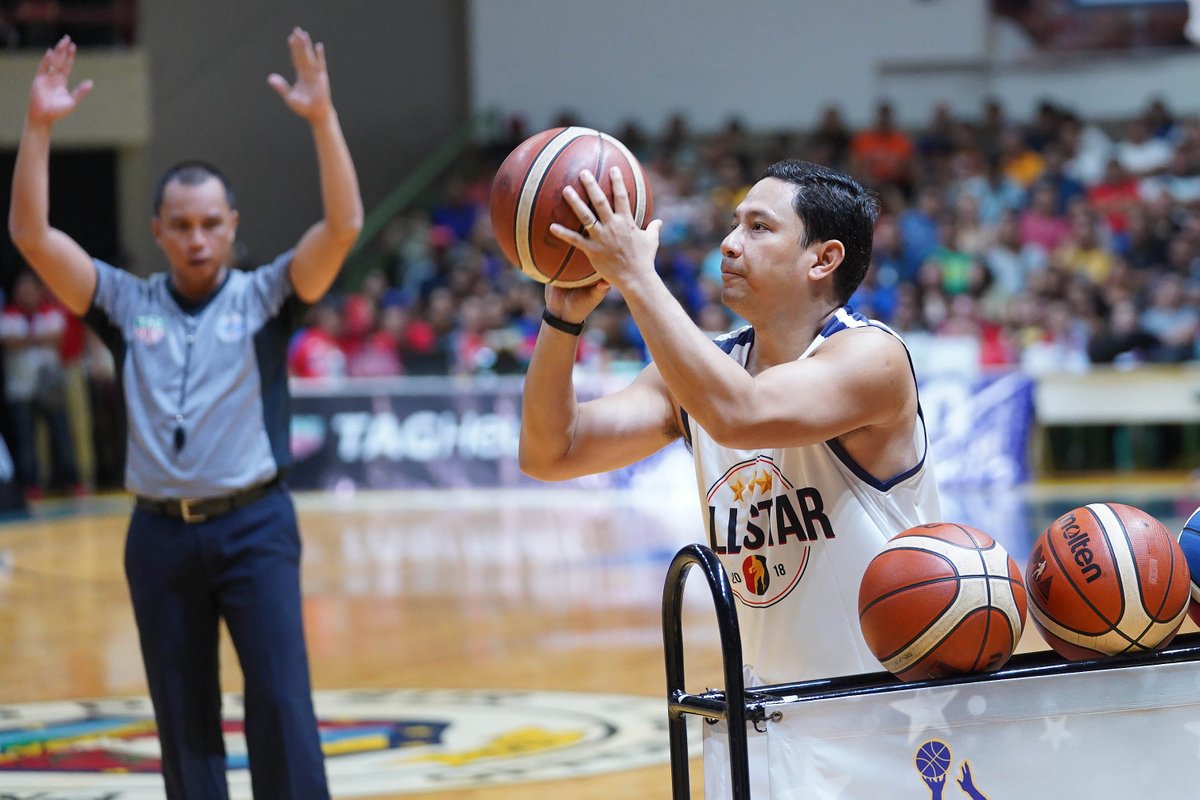 RapplerSports's tweet photo. LOOK: Special Assistant to the President Bong Go, presidential son-in-law Mans Carpio, and PBA star Terrence Romeo during the 2018 PBA All-Star Legends Shootout in Digos City, Davao del Sur. (Photos from PBA Images) #rstream https://t.co/MvYRpe7xtk
