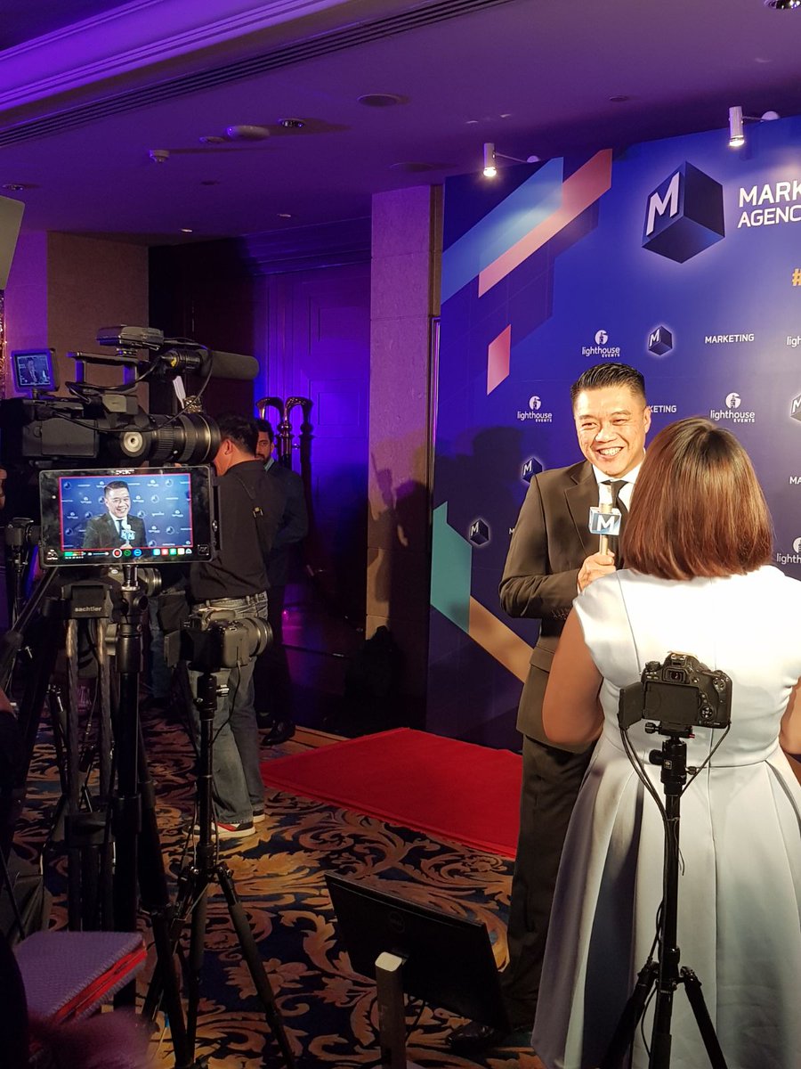 themediashopgp's tweet photo. Gary getting interviewed at #AOTYSG2018 https://t.co/LqUf3E9Bdj