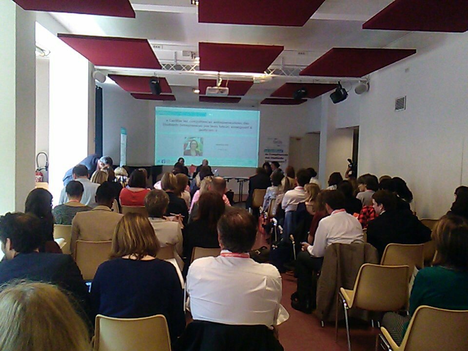 v_simon94's tweet photo. Nous sommes présents aujourd'hui aux tables rondes du réseau @PepiteFrance dans le cadre de la semaine du management organisée par la @ActuFNEGE ! Tout un pgm : valorisation et reconnaissance des compétences, statut, sensibilisation ... @La_FAGE https://t.co/hAHp3e0uaA