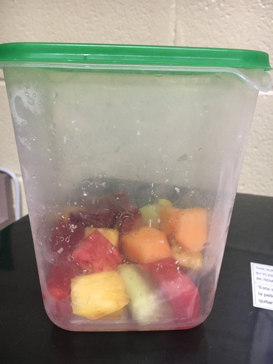 ahmacon's tweet photo. Eating my fruit from a reusable container #HHSOceanCleanup #oceancleanup https://t.co/vAa15i8dqJ