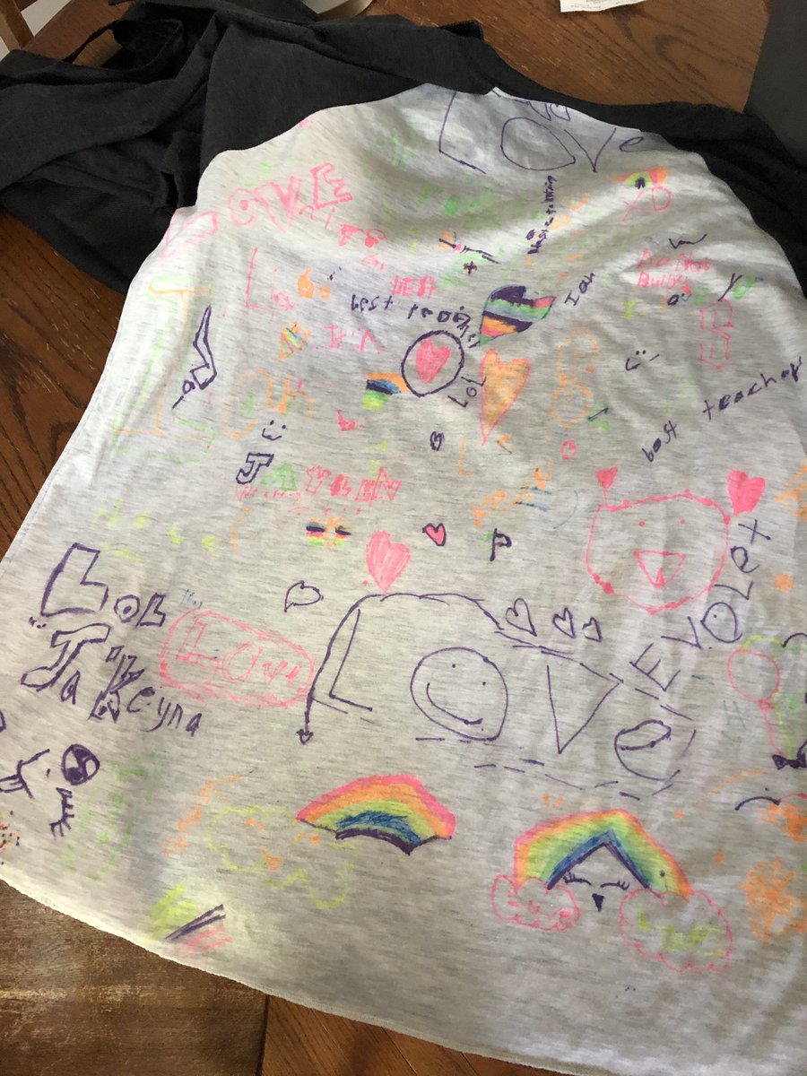 kick_tha_CAN's tweet photo. My kids decorated a shirt for me. Today, I wear it! ❤️ #2daysleft #NotCryingYet https://t.co/RaUzOEdcgM