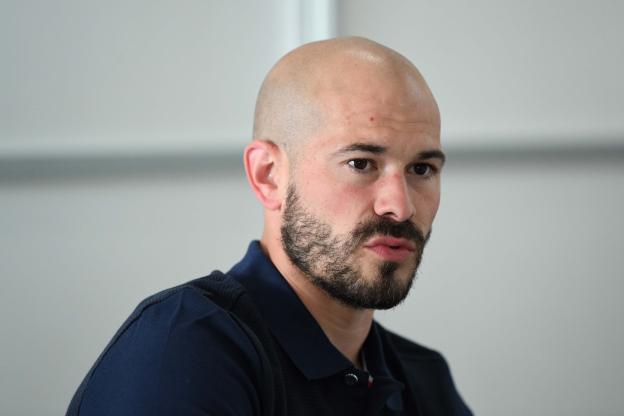 lequipe's tweet photo. Christophe Jallet sera consultant pour LCI pendant le Mondial https://t.co/DFFewk8zvp https://t.co/5rwiEAc6lU