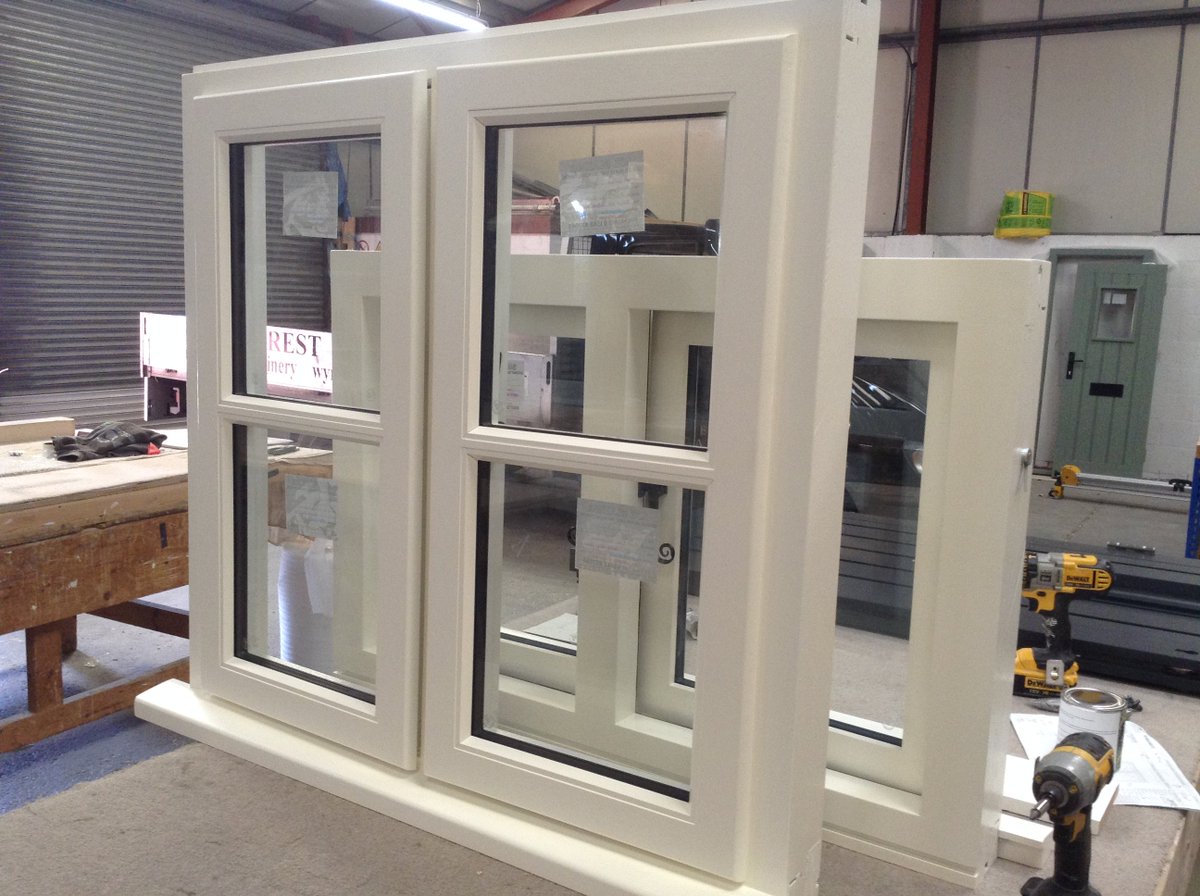 QualityJoinery's tweet photo. Good afternoon #marcheshour  These hardwood windows are fully factory finished with a #teknos coating #bespoke #purposemade Ready for delivery and installation https://t.co/yxdZbgybKo