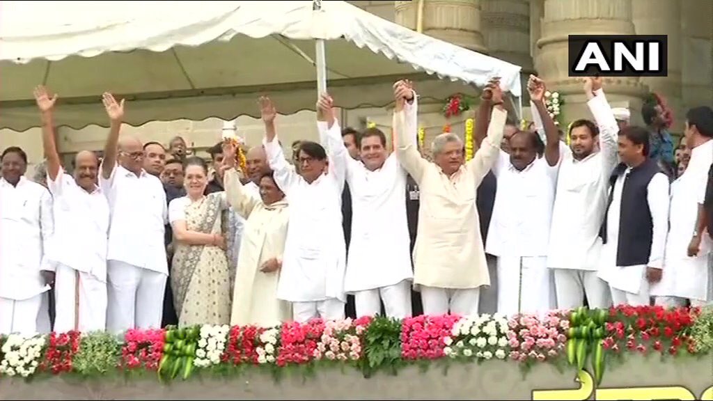 sanjaynirupam's tweet photo. A turning point in current Indian Politics today. This unity of opposition parties is going to dislodge #ModiGovt in 2019. Congratulations to new Karnatka CM @hd_kumaraswamy &amp; DyCM @DrParameshwara on this historic day.
#UnitedInVictory https://t.co/mBo5vFdfaD