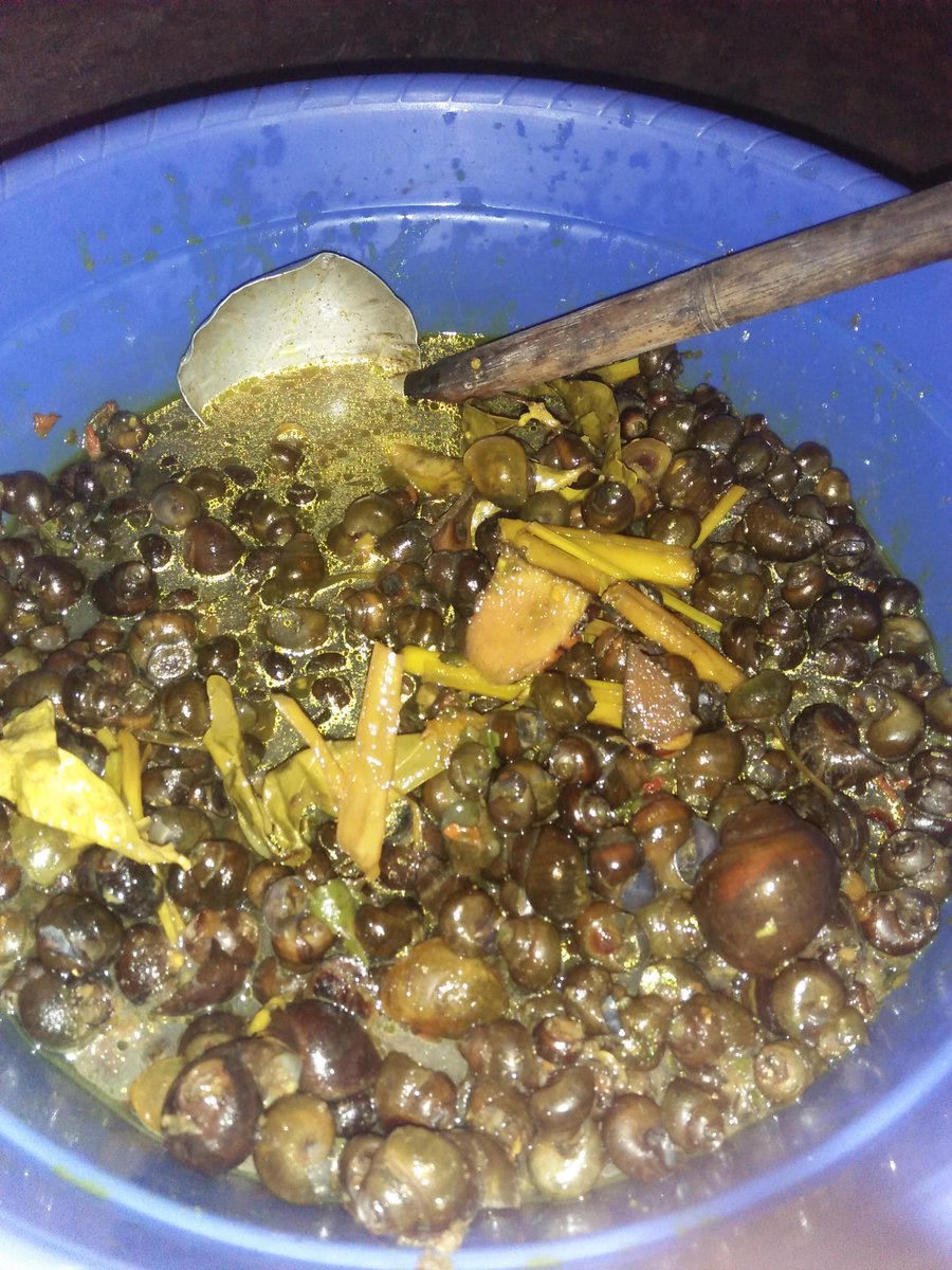 Ini kuliner khas bln ramadhan,nmnya kraca/keong ktanya sih rasanya pedas,asin, gurih. 
#kulinerramadhan
#purwokerto