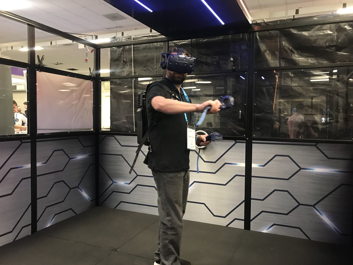 AiSolve's tweet photo. Getting into character for #AlienInvasion 👽. #WePlayVR #Stand5.65 #VRWorld2018 https://t.co/liIuteGk1o
