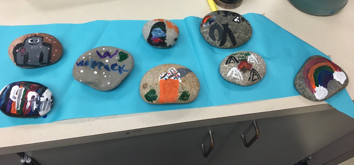 zhao_SMSD's tweet photo. Painting Story stones to tell about our favorite part of 4th grade! #Rockets512 https://t.co/efQJJWuxpz