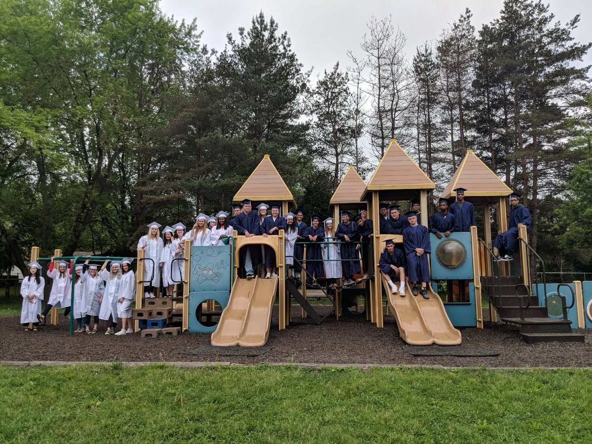 Our littlest Eagles cheering on our biggest Eagles as they prepare to graduate this week! We are so proud to celebrate the accomplishments of the amazing Class of 2018! #BluePride #Family #Classof2018