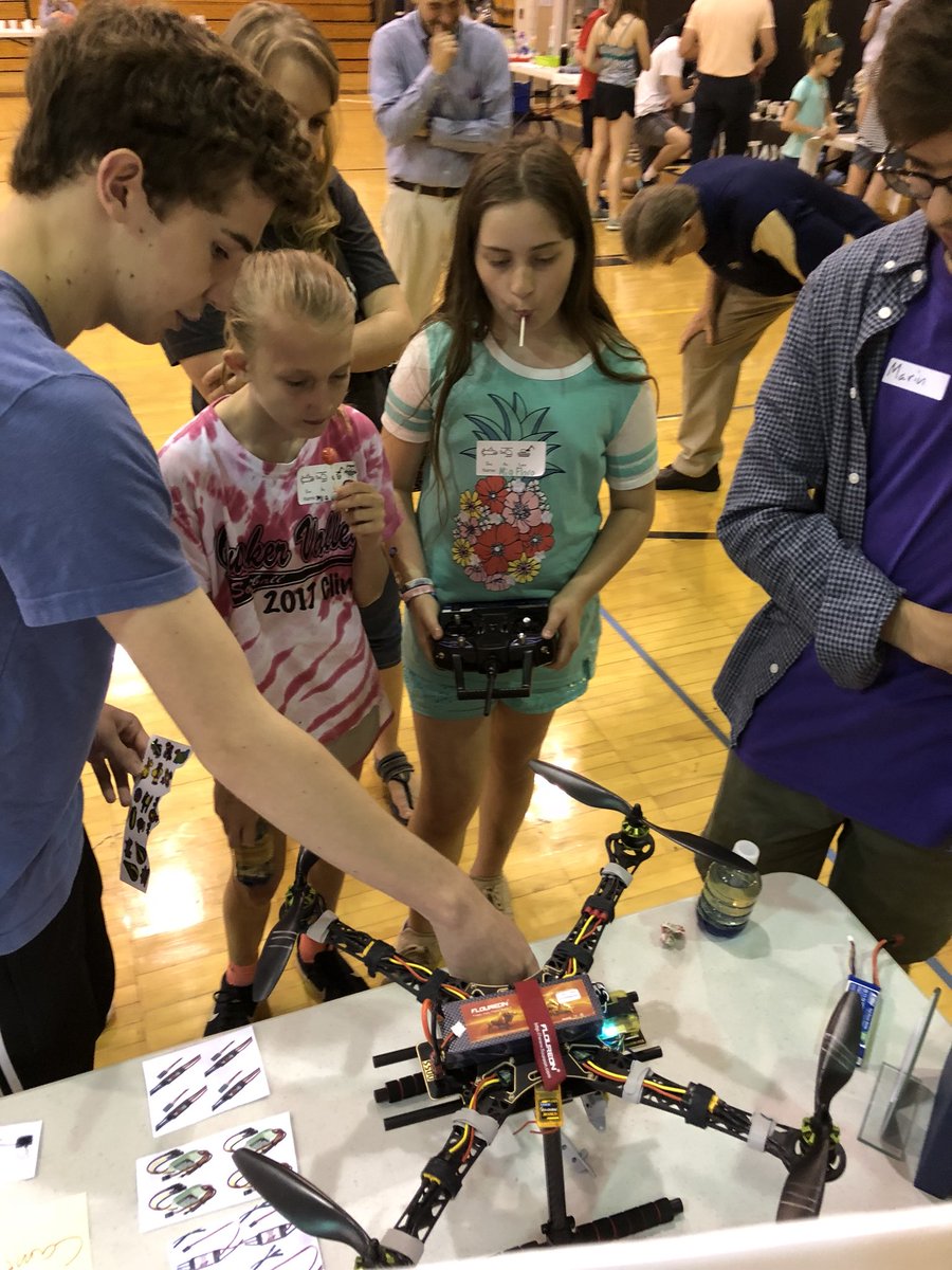SciEdInnovator's tweet photo. Crew from @OsborneElem observed, prototyped, made, experimented, &amp; reflected at QVHS STEAM event! #remakedays #pzqvsd #make #STEAM https://t.co/zubKCZrQNc