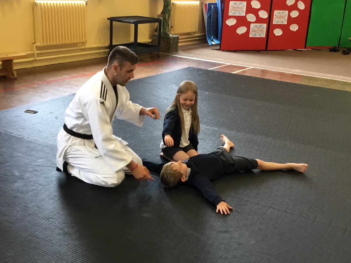 class1_lb's tweet photo. 1LB had a fabulous judo session with Dan today @BritishJudo @JudoYork. https://t.co/IQBGYnhk9N