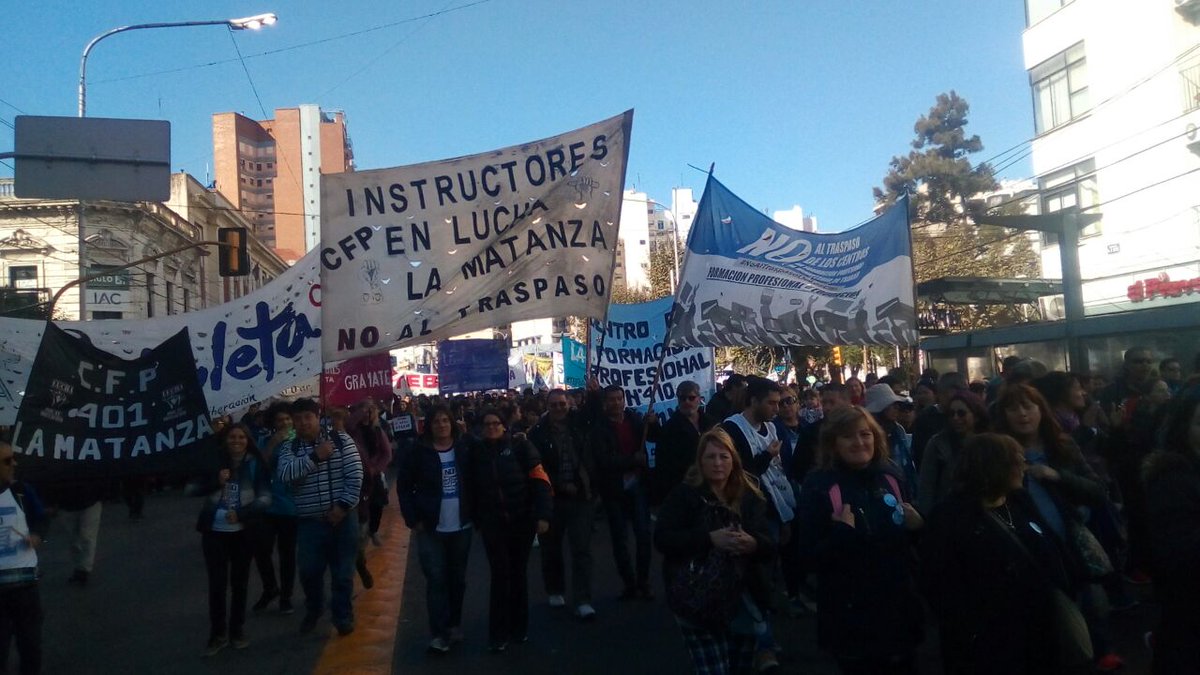 ceciant81's tweet photo. #MarchaFederalEducativa 
@CronicaTV @C5N @todonoticias @telefe @canal9oficial @canal26noticias https://t.co/cteICf1wha