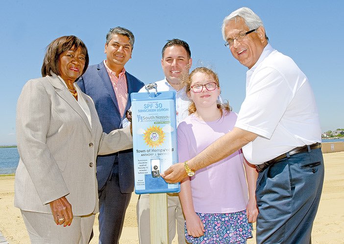 AnthonyJSantino's tweet photo. #WaybackWednesday Proud to have created @HempsteadTown public health initiative to #FightSkinCancer w @southnassau - providing FREE @MBSuncare SPF30 triple action sea kelp sunscreen at town beaches, pools & parks AT NO COST TO TAXPAYERS. Itβs time to #ApplyGenerouslyAndRepeat https://t.co/SoknFndRQT