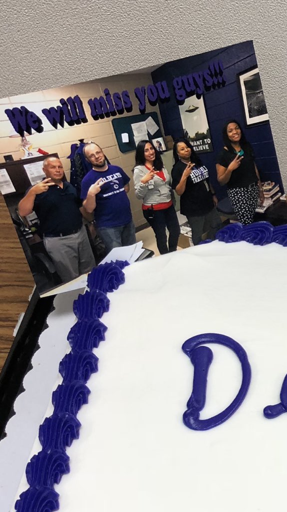 HHS_Counselors1's tweet photo. Thank you/good-bye celebrations for the 2300 and 4000 offices! Being an office aide is anything but a free period. Our offices couldn’t function without them! We appreciate them so much!! #hhs #officeaides #wewillmissyouall #thankyou https://t.co/d305h2qC2r