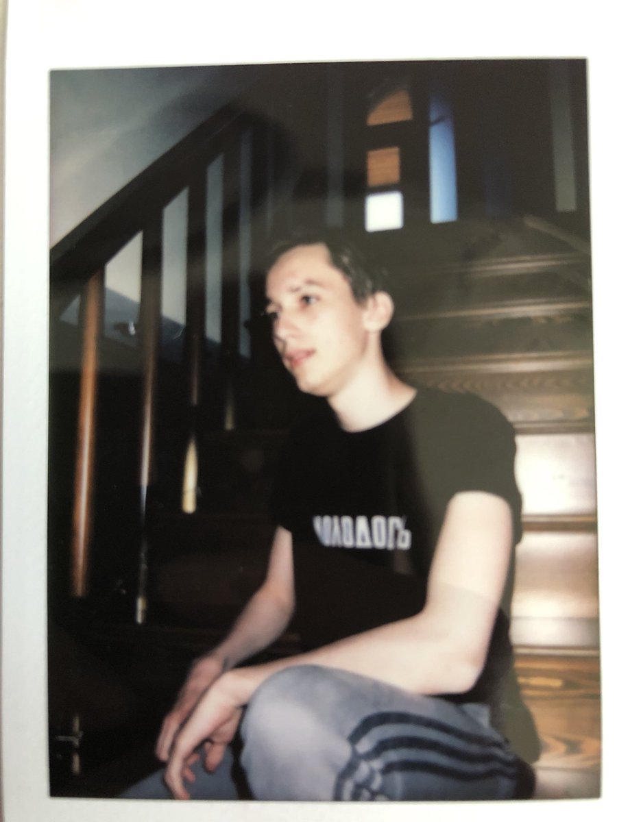 DKitel's tweet photo. Нашёл свою детскую фотографию https://t.co/RBMblYBWlm