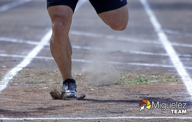 La Universidad Complutense de Madrid está de enhorabuena por la competición oficial en una pista de ceniza el sábado pasado tras muchos años.
Hemos capturado este momento que queremos exhibir para deleite de los aficionados.

<a href="/atletismoRFEA/">atletismoRFEA</a> #Deporte #madrid #atletismo #fotografia