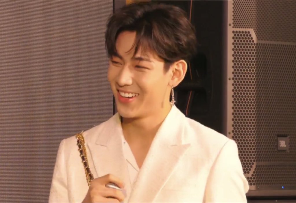 faiizlin's tweet photo. เห้ออออออ....เห็นแค่นี้ก็ชื่นใจแล้ว ><
สุดหล่อ สุดน่ารักของเค้า 🐍🐍
#MTVLAKPOPGOT7 #PremiosMTVMiaw
#GOT7 @GOT7Official #BamBam #SleepwithBAMBAM #RESTIER https://t.co/5yjvlwLZ9K