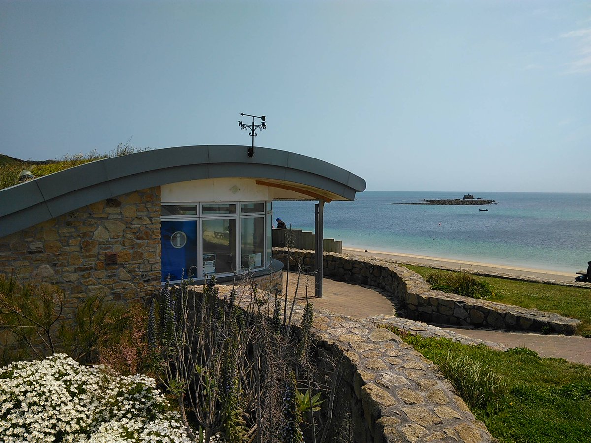 HulleyKirkwood's tweet photo. We're so pleased to be working with @GraingeArch and @JubbCELtd at @fiveislandsorg again. Fantastic weather yesterday for our site visit! #IslesofScilly #Scilly #SiteVisit https://t.co/IRjUoixytn