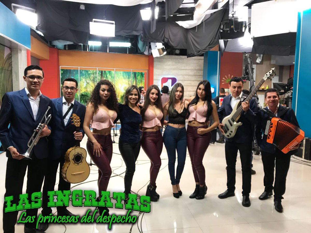 lasingratas1's tweet photo. Gira de medios con nuestro tema Dios te perdone 💃🏻💕🎶👑 #lasprincesasdeldespecho #canal1 #musicapopular @canal1col @acaentrenoscol https://t.co/9JV4FkCqWP