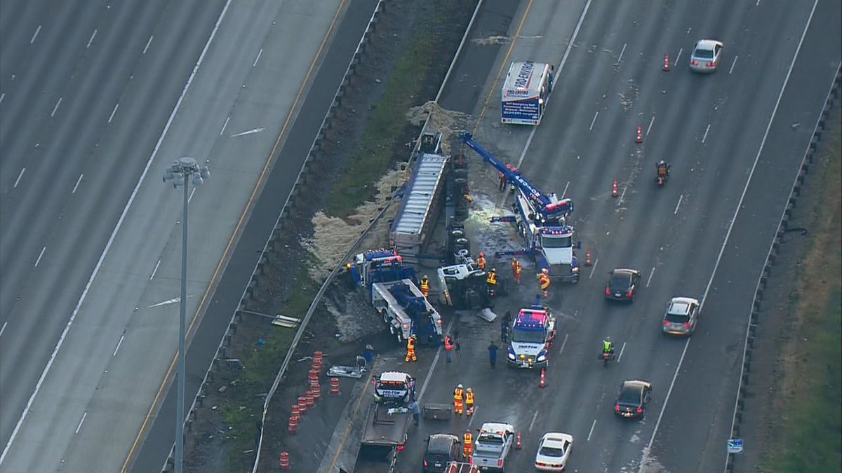 RyanKPIX's tweet photo. Latest on the overturn semi truck -- spilling its load of "chicken feathers" causing 7-mile backup NB I-5 in Federal Way.  New images from #Air4
The driver may have fallen asleep at wheel. @TheronZahnKOMO live on the scene and @parisjKOMO with the detours - #KOMONews at 6 :00AM https://t.co/lKkYHaHAuo