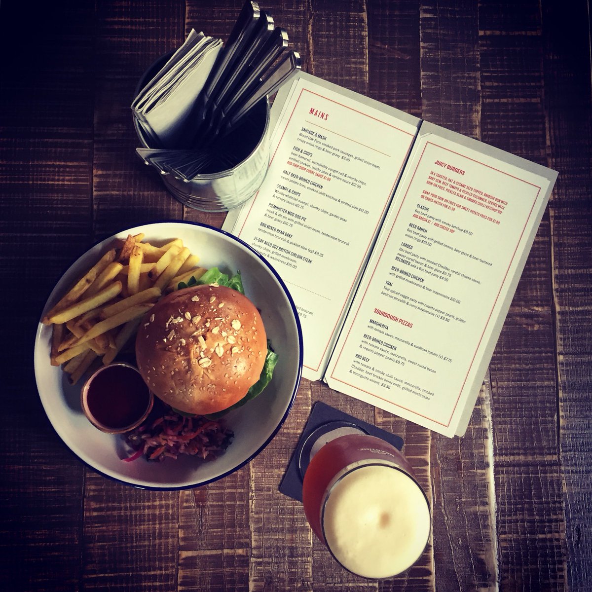 fox_twickenham's tweet photo. Beer Ranch Burger &amp; a pint of @MeantimeBrewing #londonpaleale at @fox_twickenham 

#properfood in a #properpub https://t.co/h0xsj7PpzF