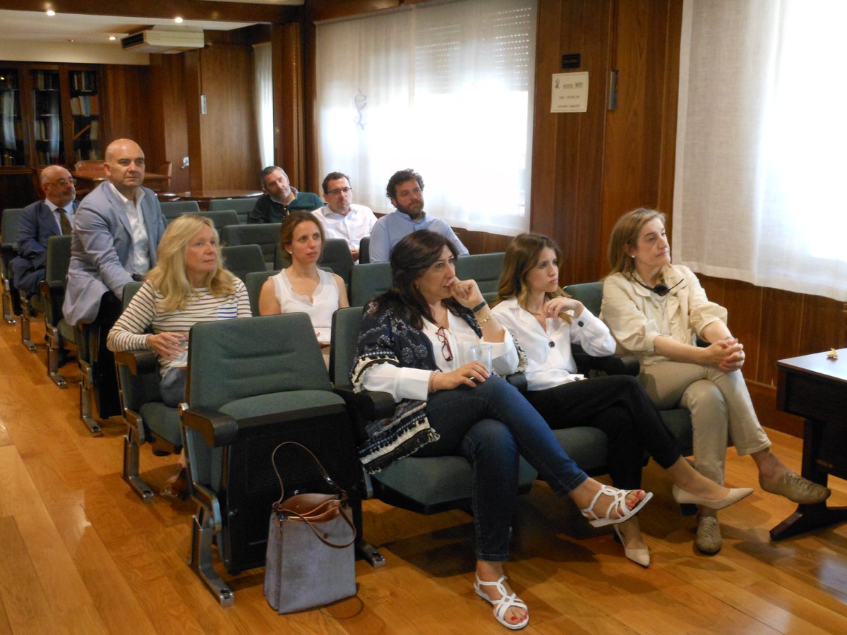 COFLeon's tweet photo. Mejorar la salud de los #pacientes es el objetivo de los #farmacéuticos de #leonesp.Hoy conectamos con el #CONGRAL para poner en común los resultados del servicio profesional de seguimiento farmacoterapéutico a mayores polimedicados #conSIGUE que han realizado 410 #farmacias✌️ https://t.co/6QNy07pNfA