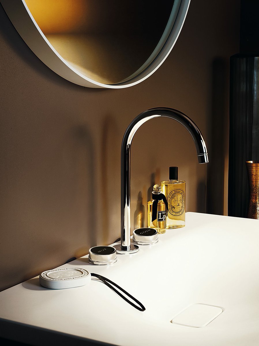 We designed a radical new form, a shape from which water springs in all its vitality! 😍
Comment below if you like it 👇👇👇 &amp; direct message us if you need help sourcing products 📲🤗
#taps #design #bathroom #details #interiordesigner