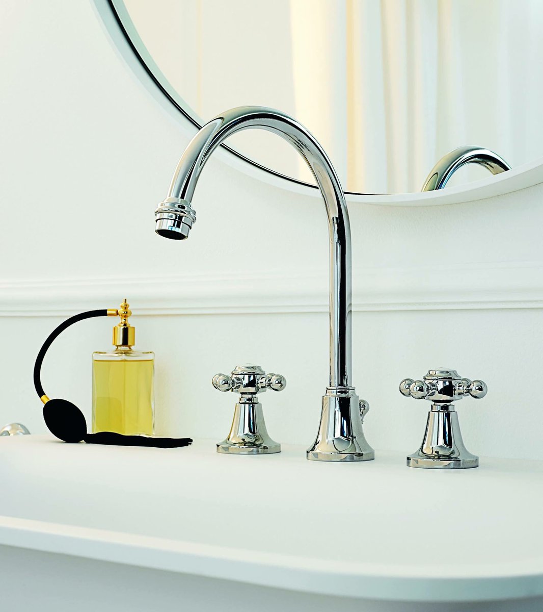 LinearLondon's tweet photo. We designed a radical new form, a shape from which water springs in all its vitality! 😍
Comment below if you like it 👇👇👇 &amp; direct message us if you need help sourcing products 📲🤗
#taps #design #bathroom #details #interiordesigner https://t.co/0ffikdwY2L