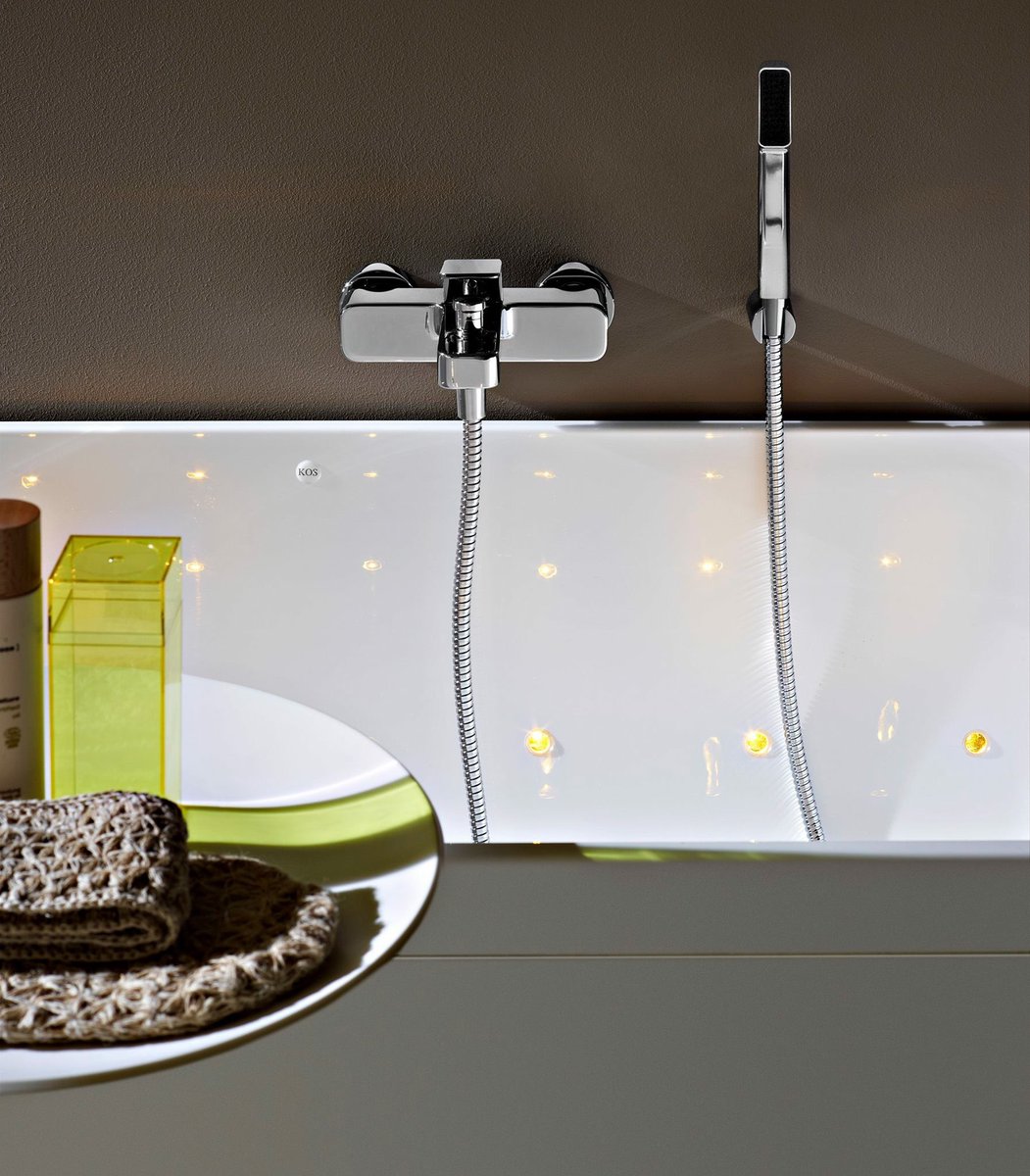 LinearLondon's tweet photo. We designed a radical new form, a shape from which water springs in all its vitality! 😍
Comment below if you like it 👇👇👇 &amp; direct message us if you need help sourcing products 📲🤗
#taps #design #bathroom #details #interiordesigner https://t.co/0ffikdwY2L