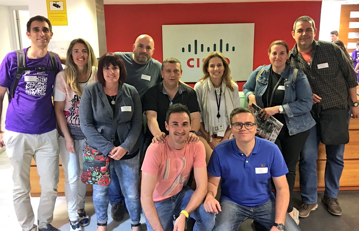 xsune's tweet photo. Presentant prototips del programa #IoT @CiscoEscuela @xtec amb @hugocardillo @e3005595 @MLuisaForjan @escolaantina  @cpaez01 @EscolaRB @claretvalls @Escola_Alberich @baresito83MBA @rmeix_p @pitu1960 https://t.co/tpReOHQvpK