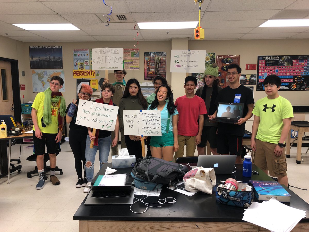 puzzlelords's tweet photo. Spirit going strong on day 3 #pandapaws #houseelfliberationfront #spinnerz #falconduster #puzzlepalooza9 https://t.co/OdtHqTfHno